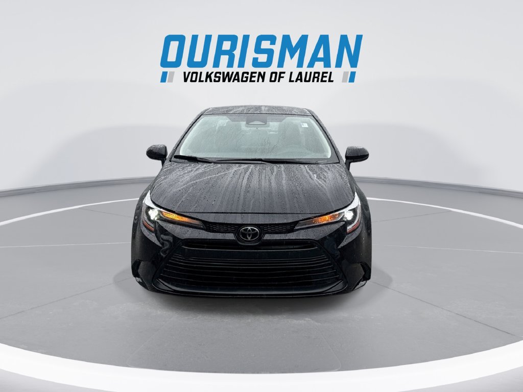 Used 2025 Toyota Corolla LE FWD image 3