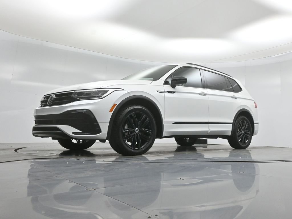 Used 2022 Volkswagen Tiguan SE R-Line FWD image 43