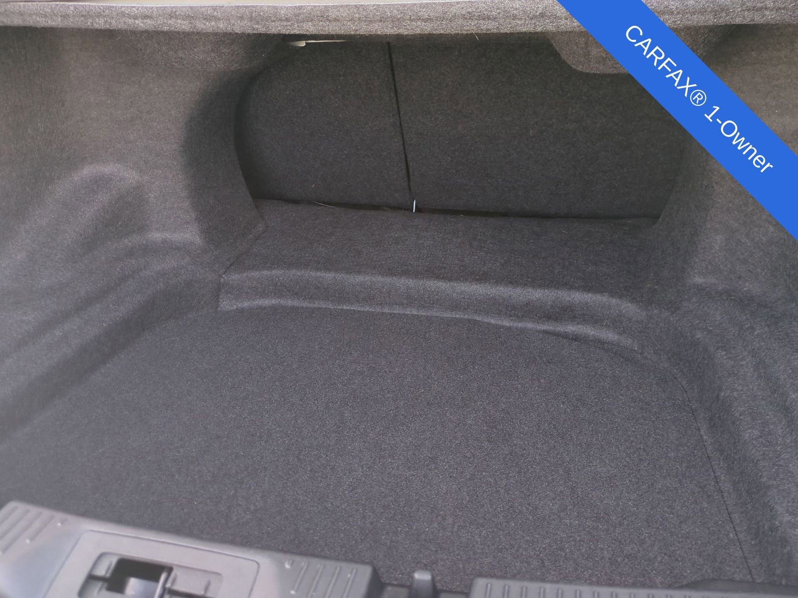 Used 2018 Ford Taurus Limited w/ Driver Assist Package image 41