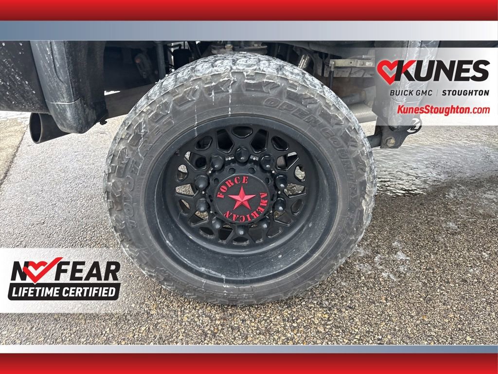 Used 2024 GMC Sierra 2500 AT4X image 14