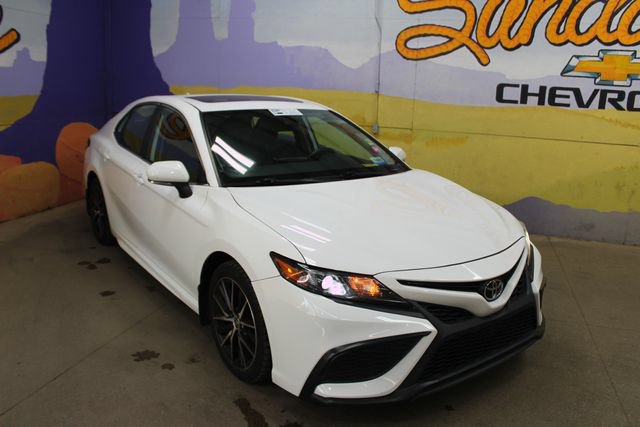 Used 2021 Toyota Camry SE FWD image 2