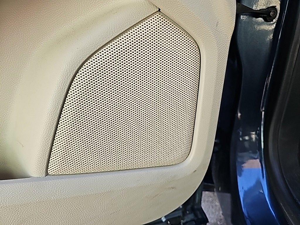 Used 2019 Ford Edge Titanium w/ Equipment Group 301A image 13