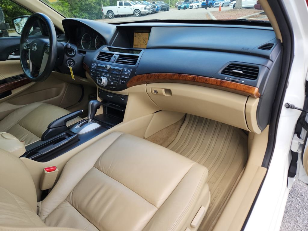 Used 2011 Honda Accord EX-L image 10