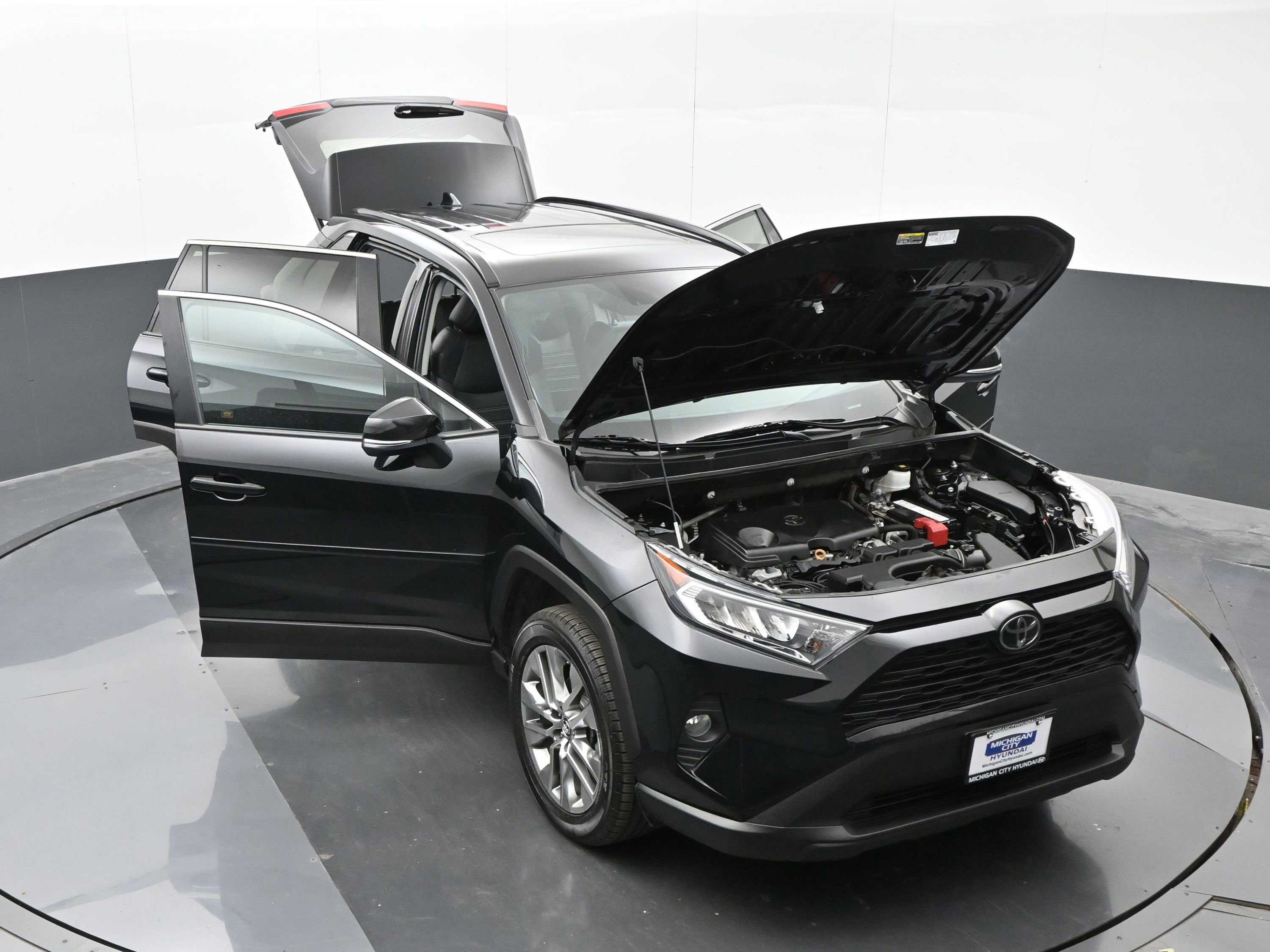 Used 2019 Toyota RAV4 XLE Premium image 46