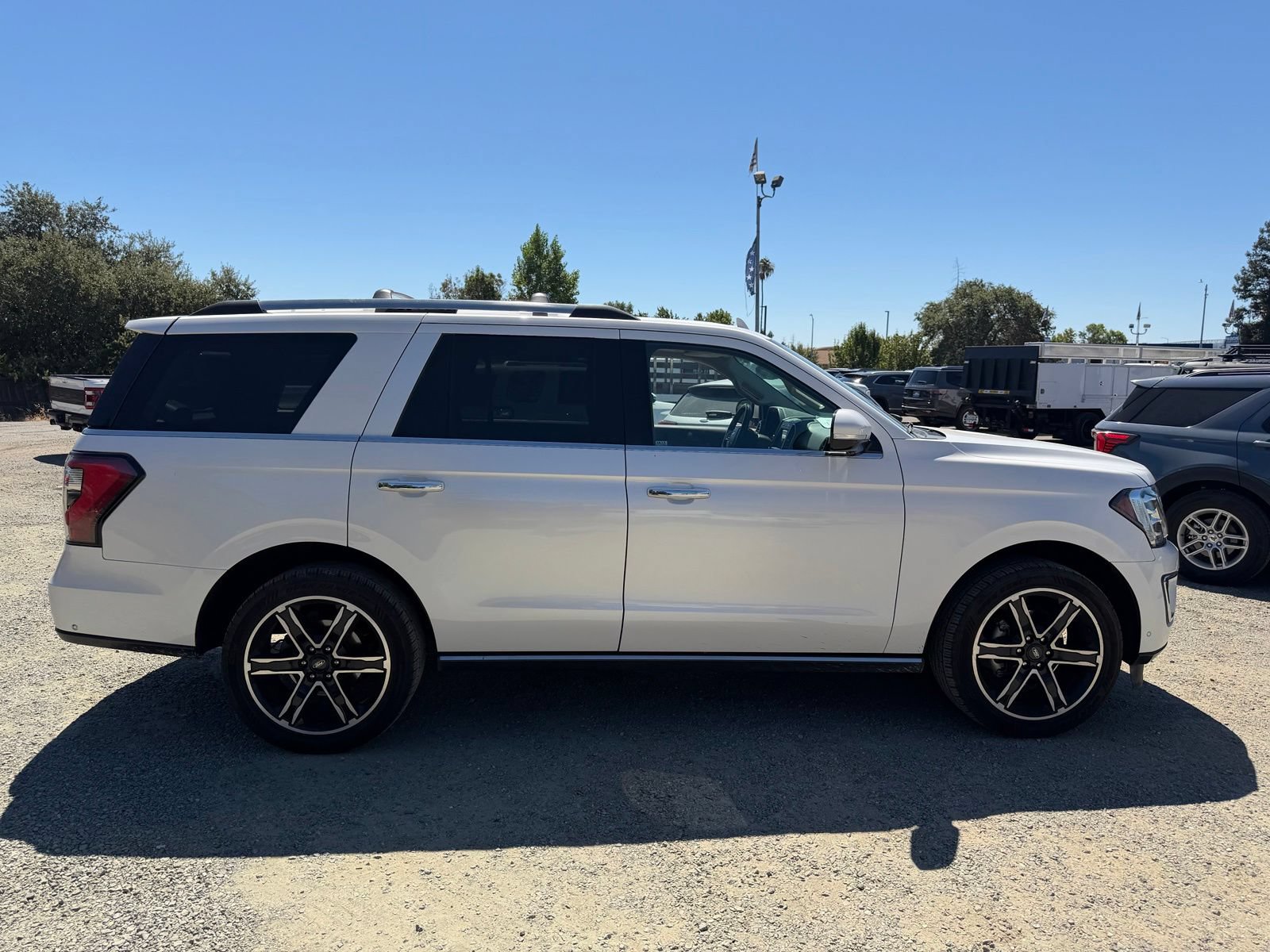 Certified 2019 Ford Expedition Limited w/ Special Edition Package AWD/4WD image 6