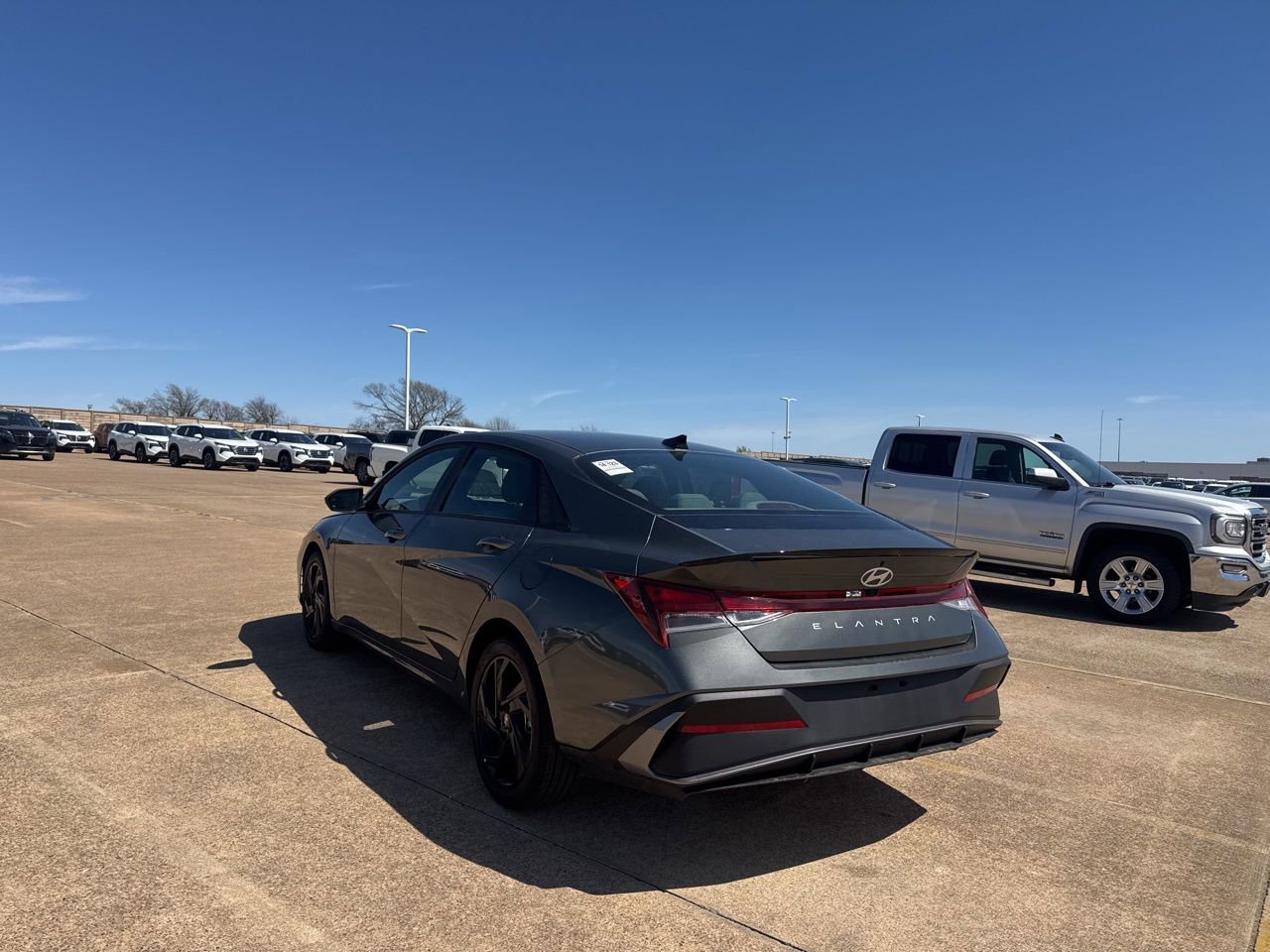 Used 2026 Hyundai Elantra Sport image 17