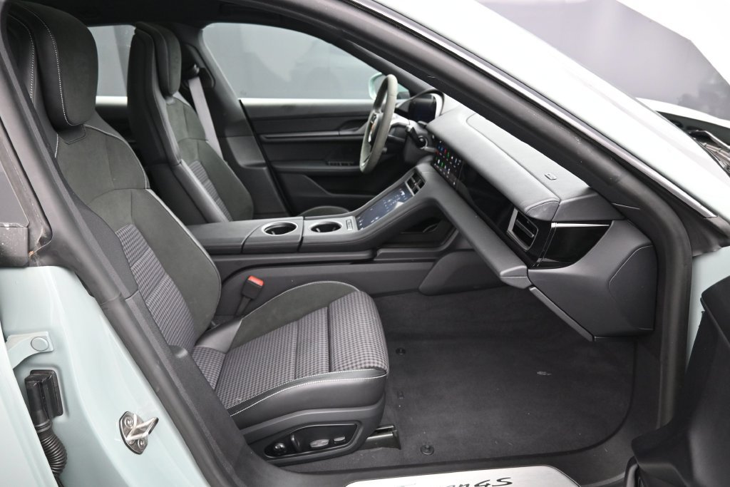 Certified 2025 Porsche Taycan 4S AWD/4WD image 28
