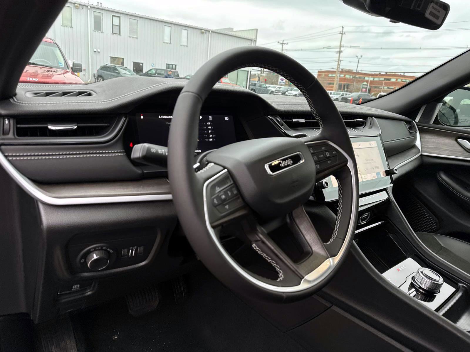 New 2026 Jeep Grand Cherokee Altitude image 9