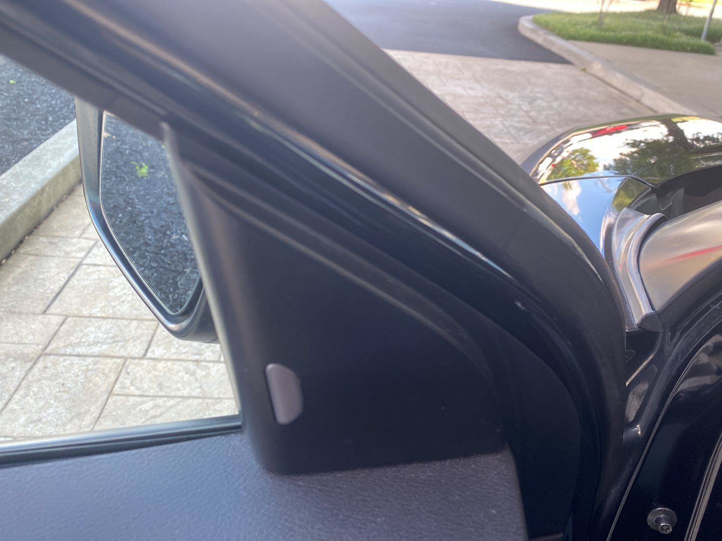 Certified 2023 Nissan Kicks SR w/ SR Premium Package FWD image 23