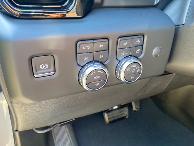 Used 2022 GMC Sierra 1500 AT4 w/ AT4 Premium Package AWD/4WD image 16