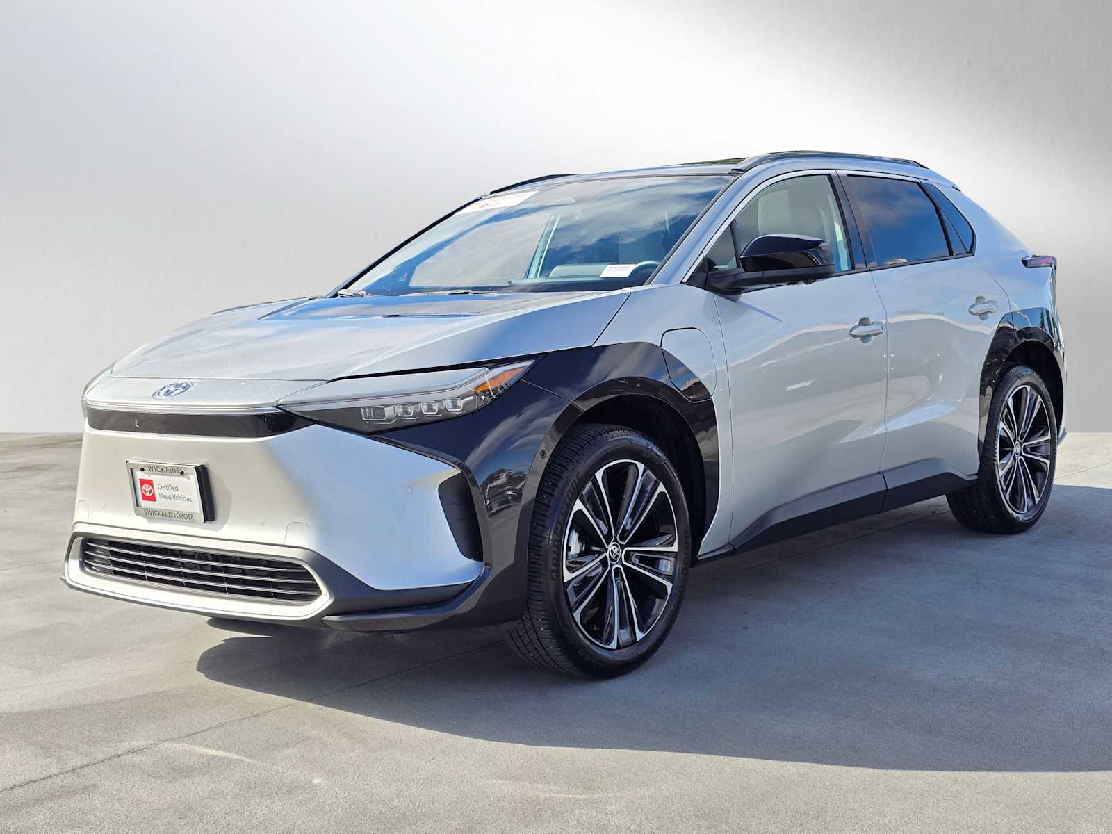 Certified 2025 Toyota bZ4X AWD image 3
