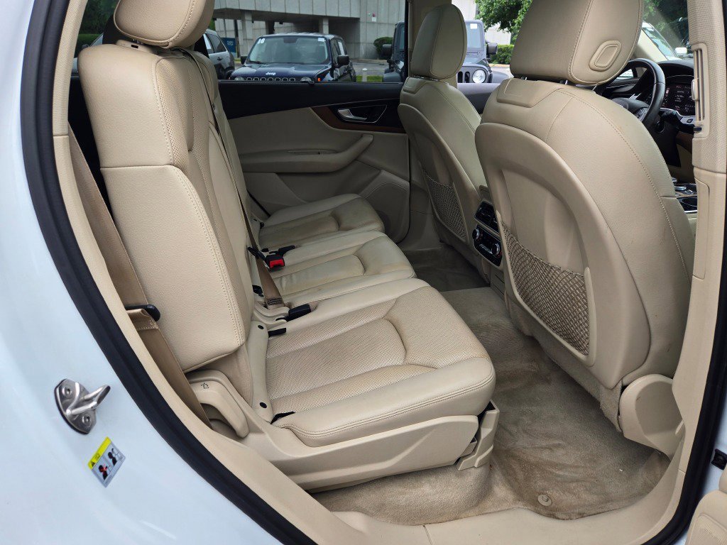 Used 2017 Audi Q7 3.0T Premium Plus w/ Premium Plus Package image 9