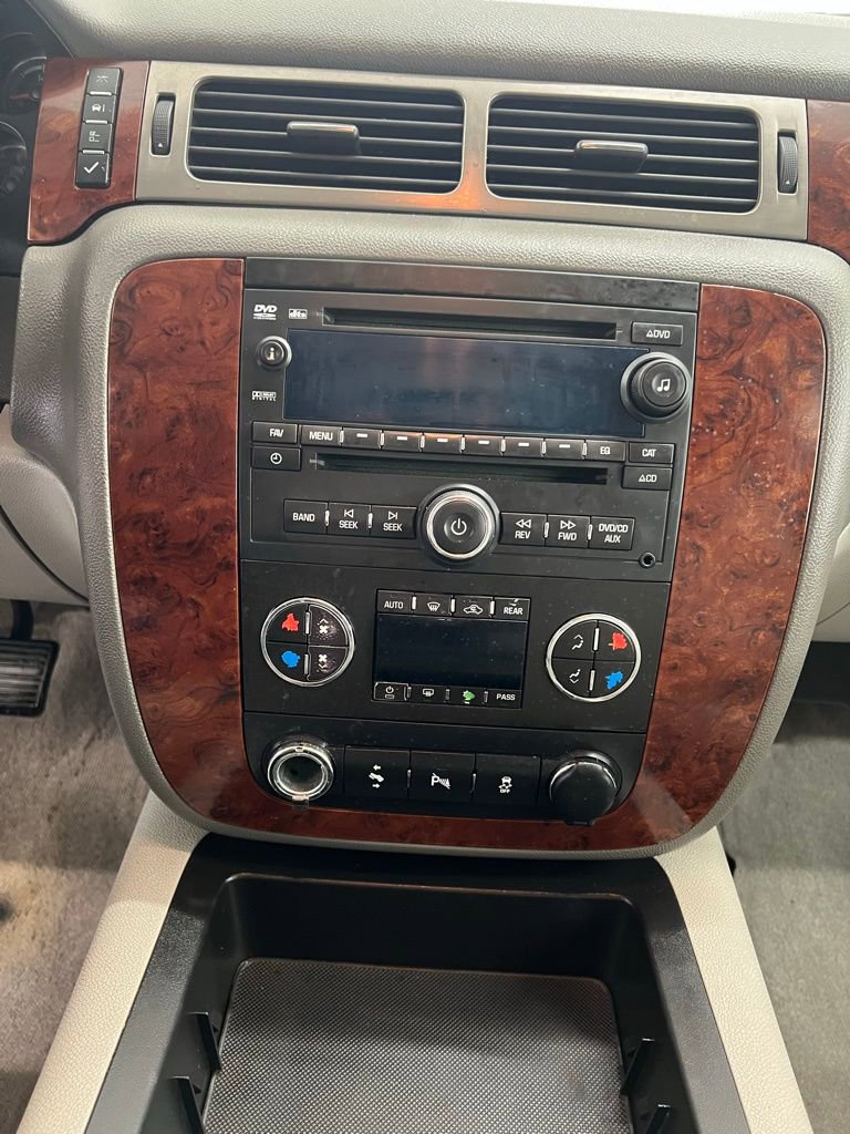 Used 2012 Chevrolet Suburban LT w/ Luxury Package image 14