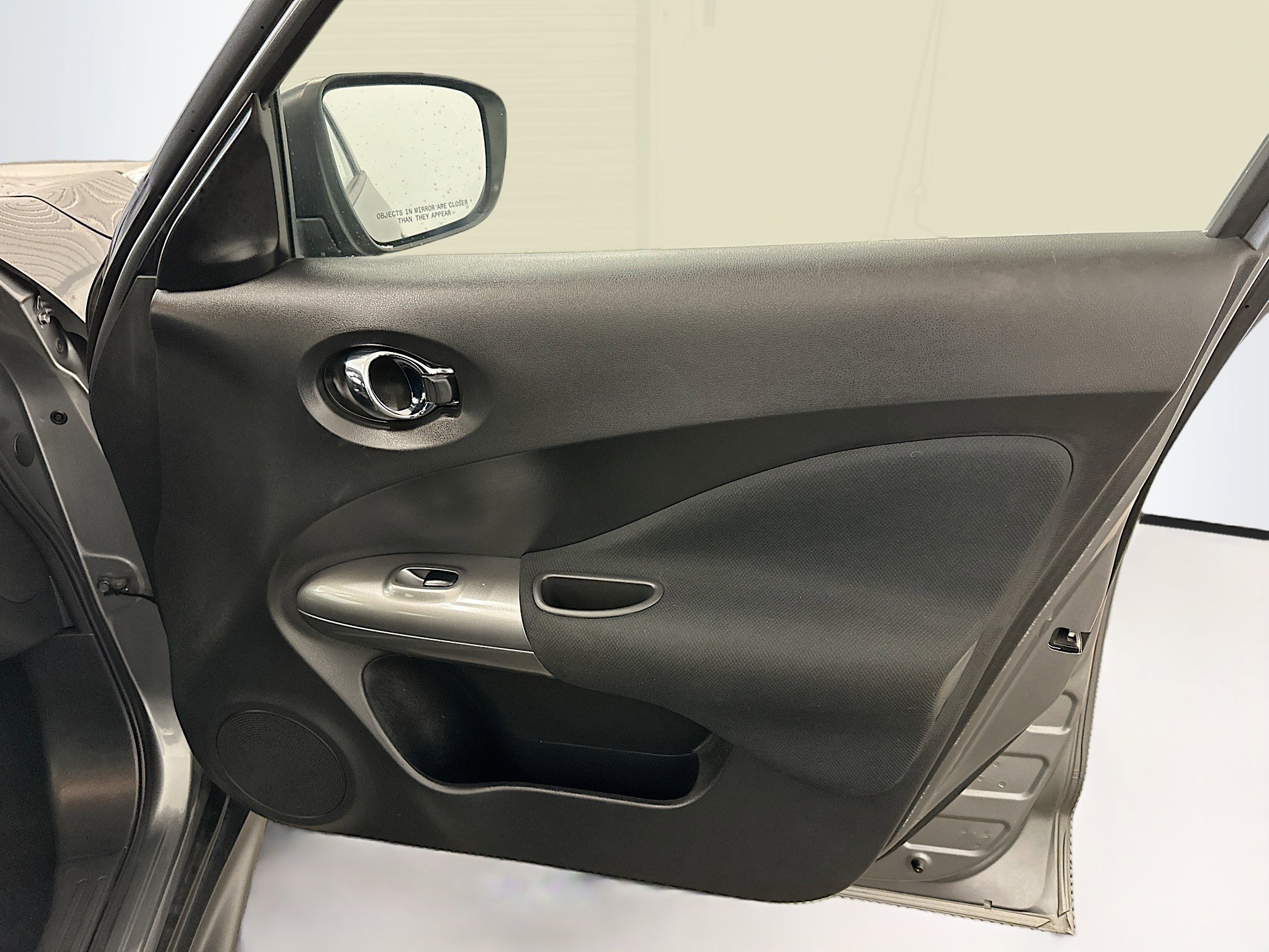 Used 2015 Nissan Juke S image 32