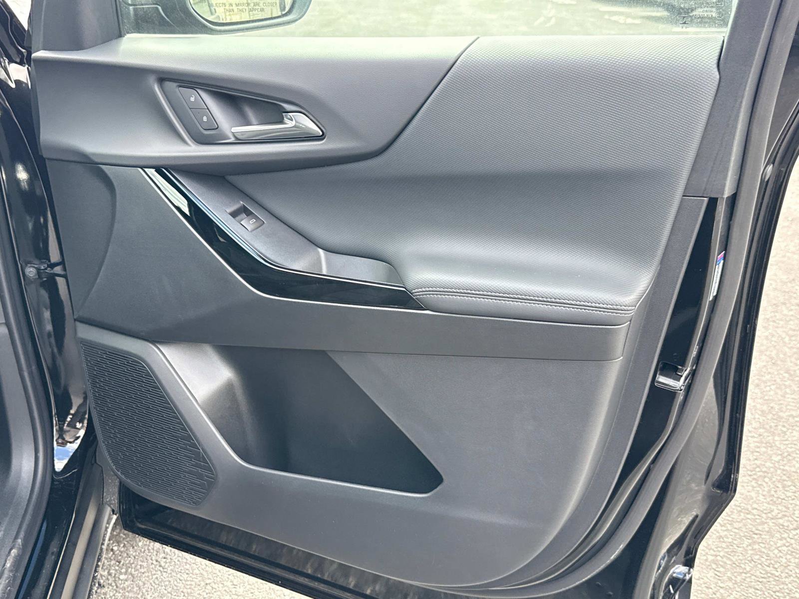 New 2026 Chevrolet Equinox LT w/ LPO, Floor Liner Package image 12