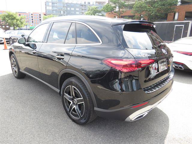 Used 2026 Mercedes-Benz GLC 300 4MATIC image 2