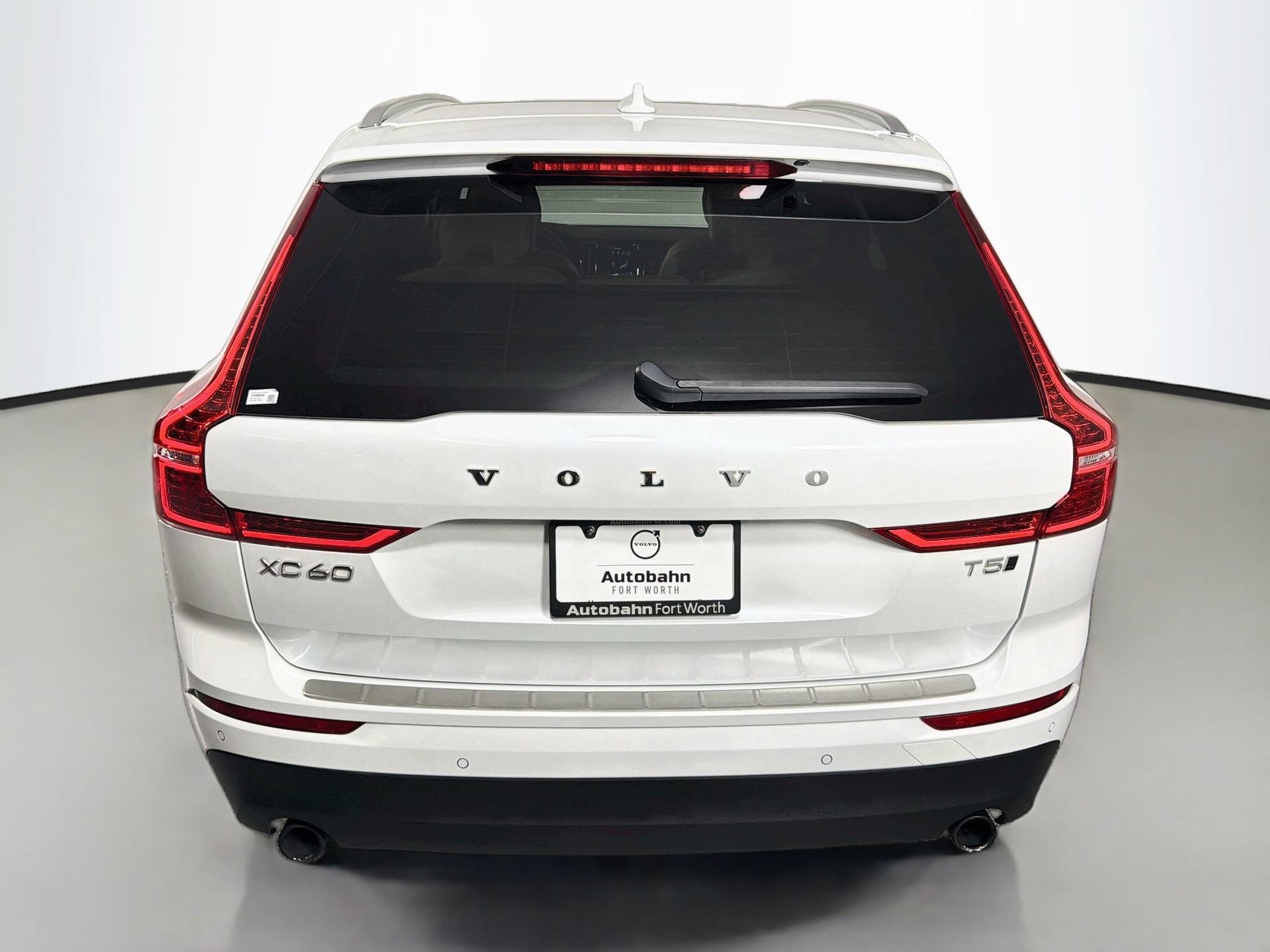 Used 2020 Volvo XC60 T5 Momentum w/ Protection Package Premier AWD/4WD image 7
