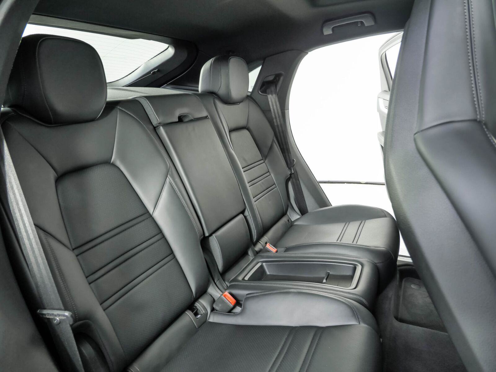 Used 2025 Porsche Cayenne S AWD/4WD image 23