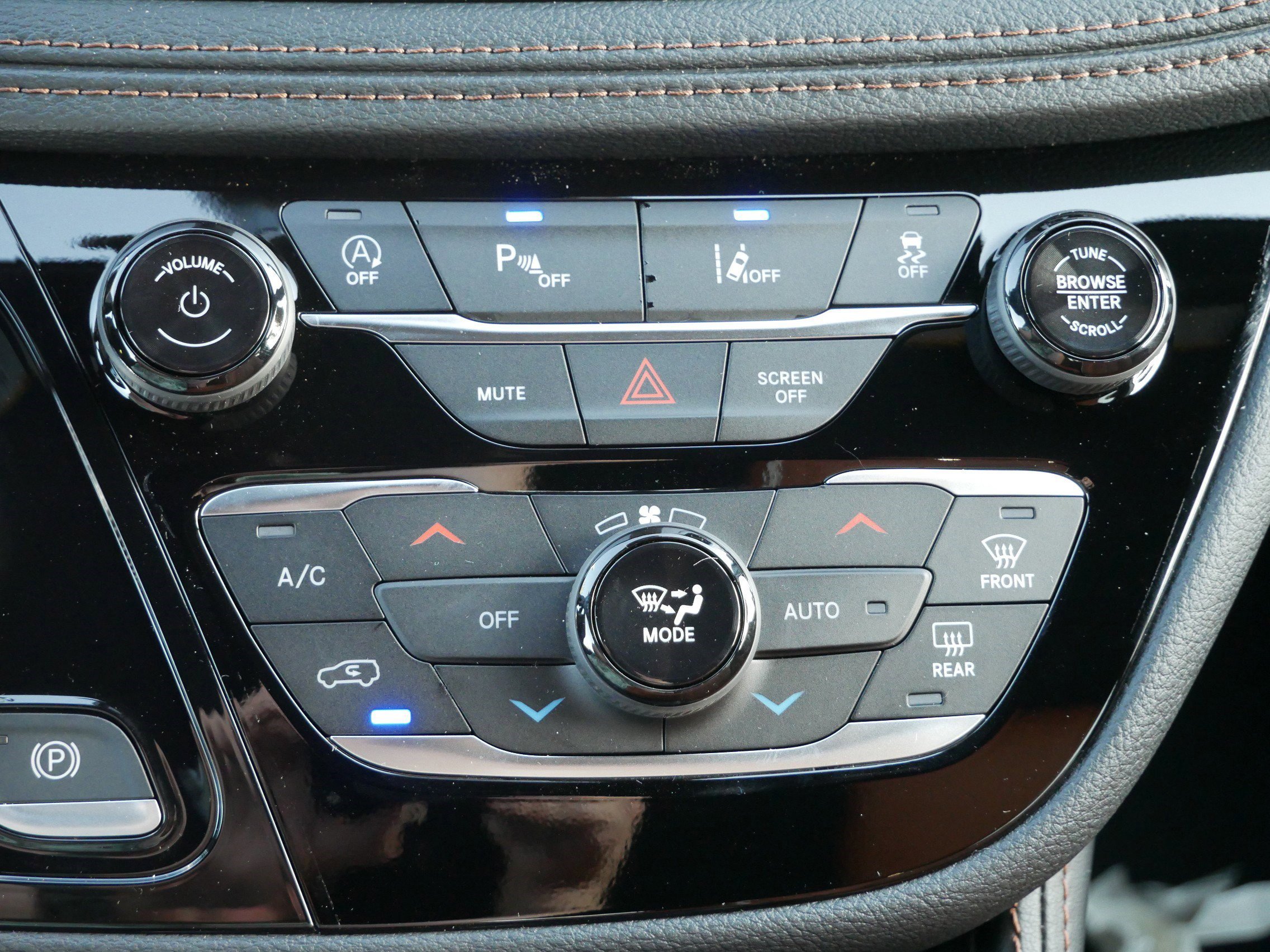 New 2026 Chrysler Pacifica Pinnacle AWD/4WD image 18