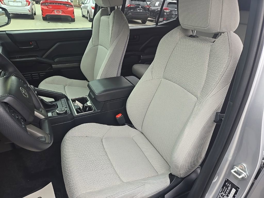 Used 2025 Toyota 4Runner SR5 image 29