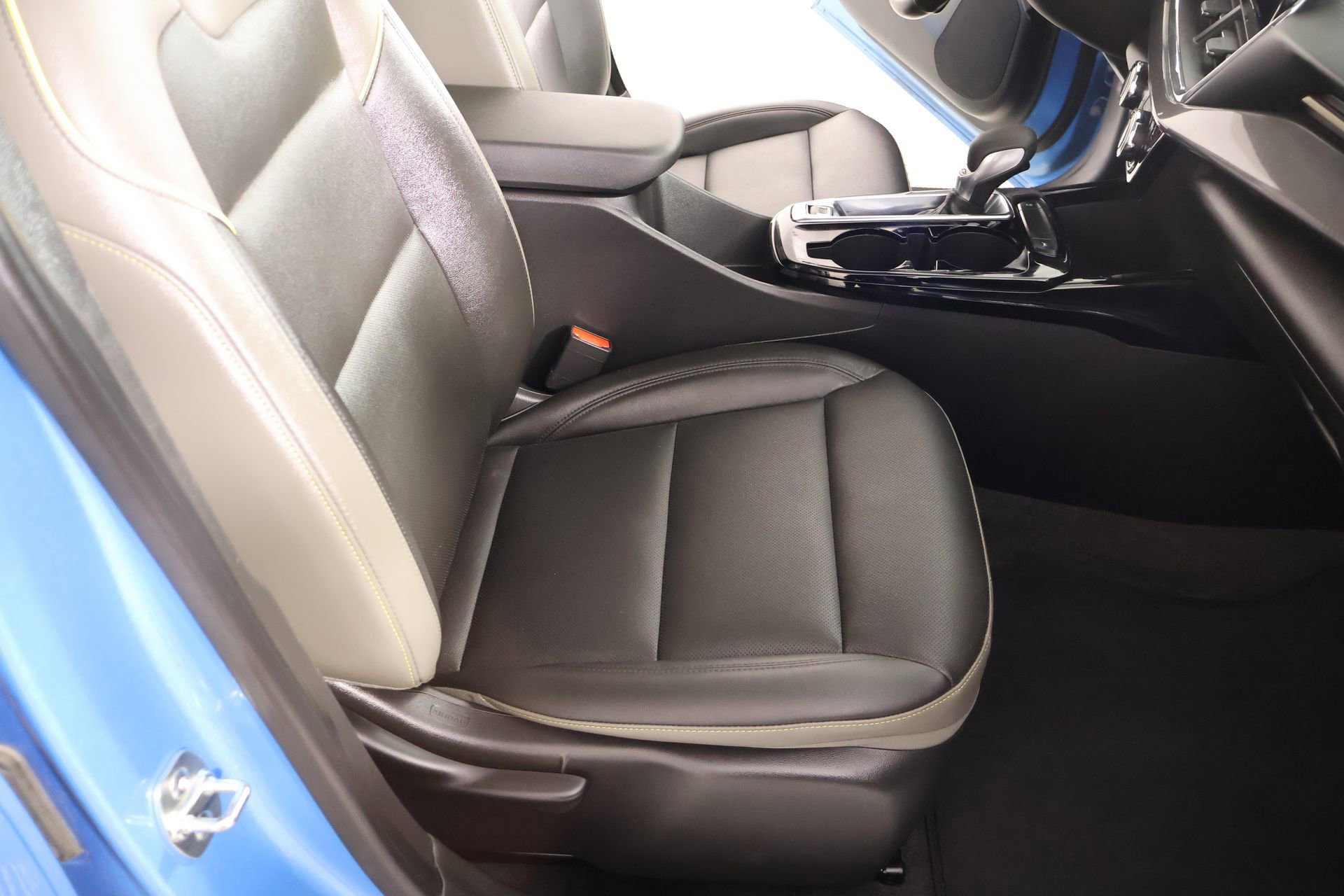 Used 2025 Chevrolet Trax ACTIV FWD image 13