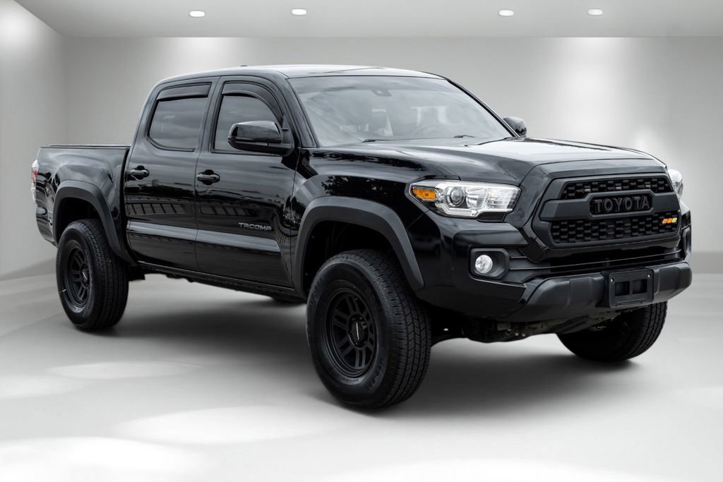 Used 2020 Toyota Tacoma TRD Off-Road AWD/4WD image 5