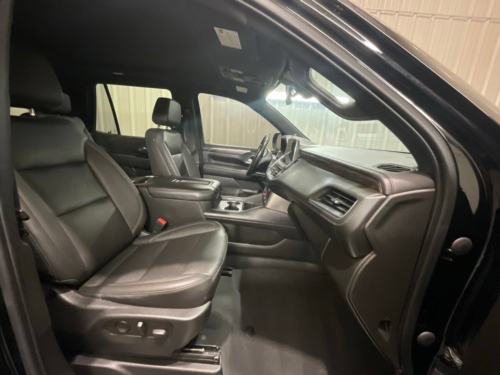 Used 2022 Chevrolet Tahoe Z71 w/ Luxury Package AWD/4WD image 15