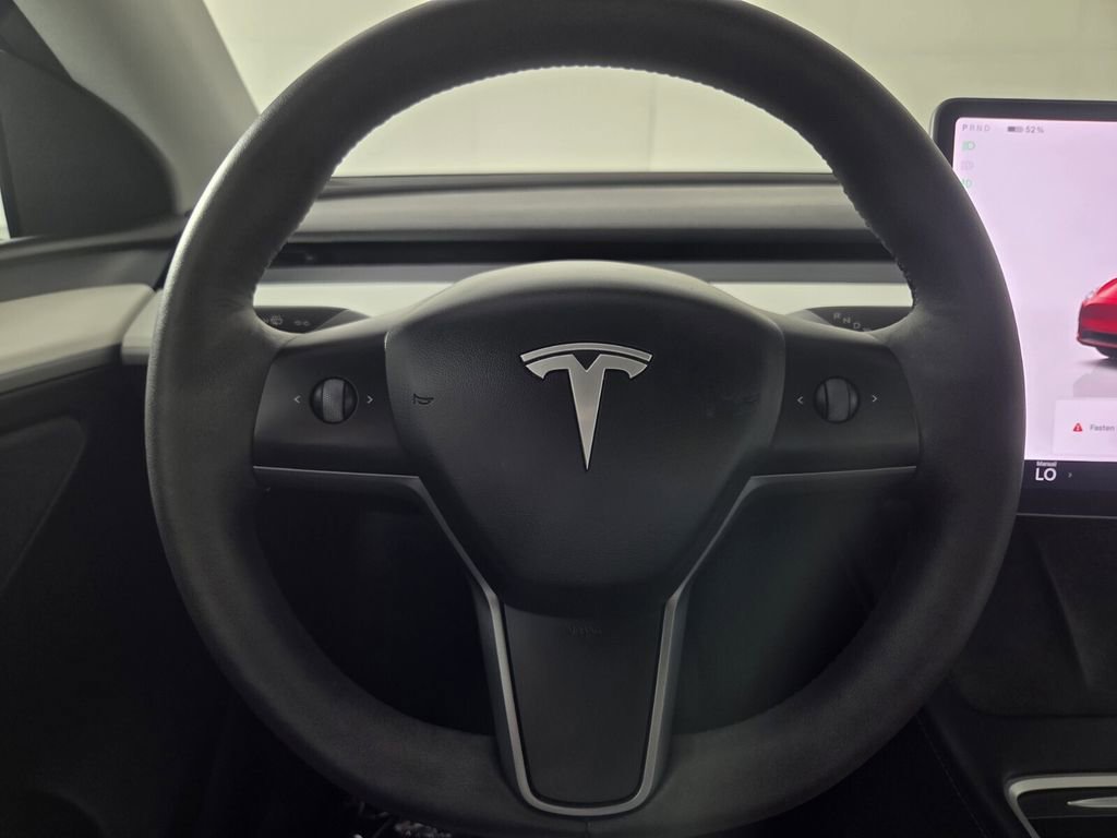 Used 2024 Tesla Model Y Long Range AWD/4WD image 18