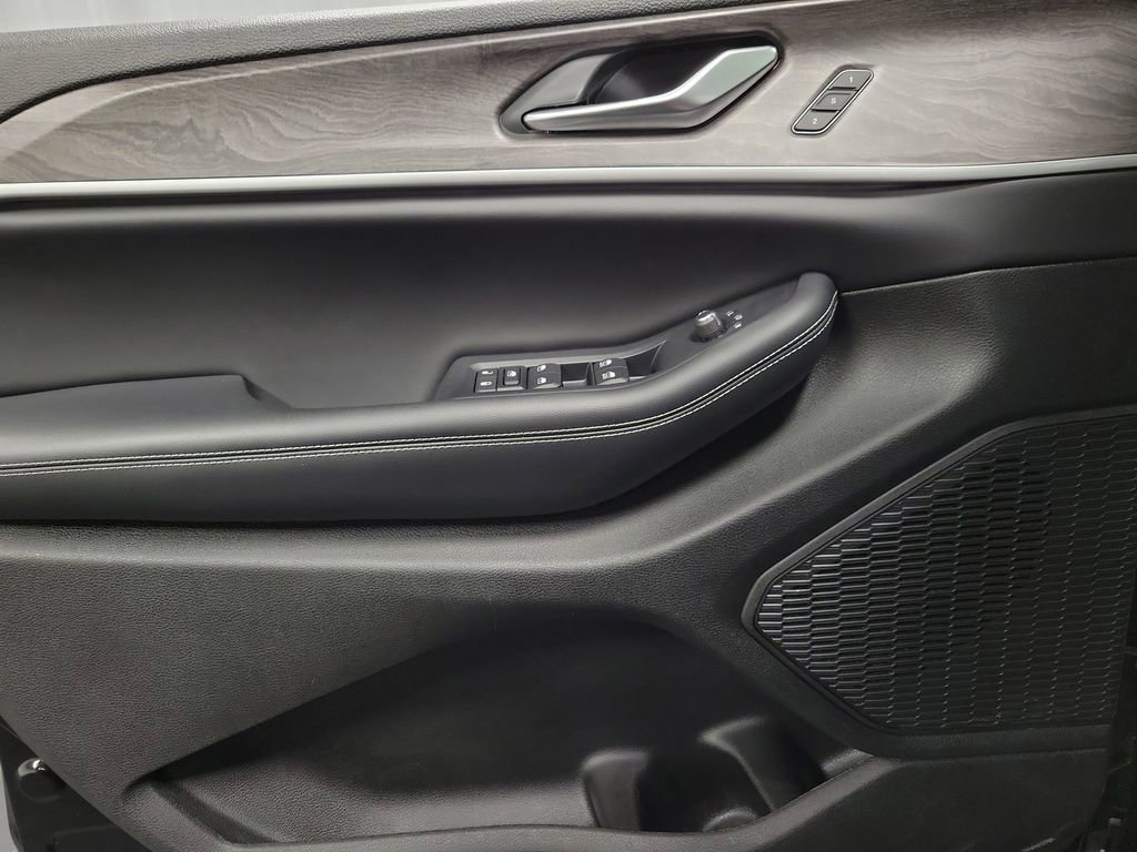 Used 2023 Jeep Grand Cherokee L Limited image 21