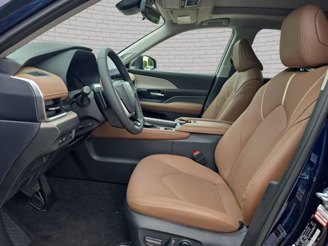 Used 2026 Toyota Grand Highlander AWD image 17
