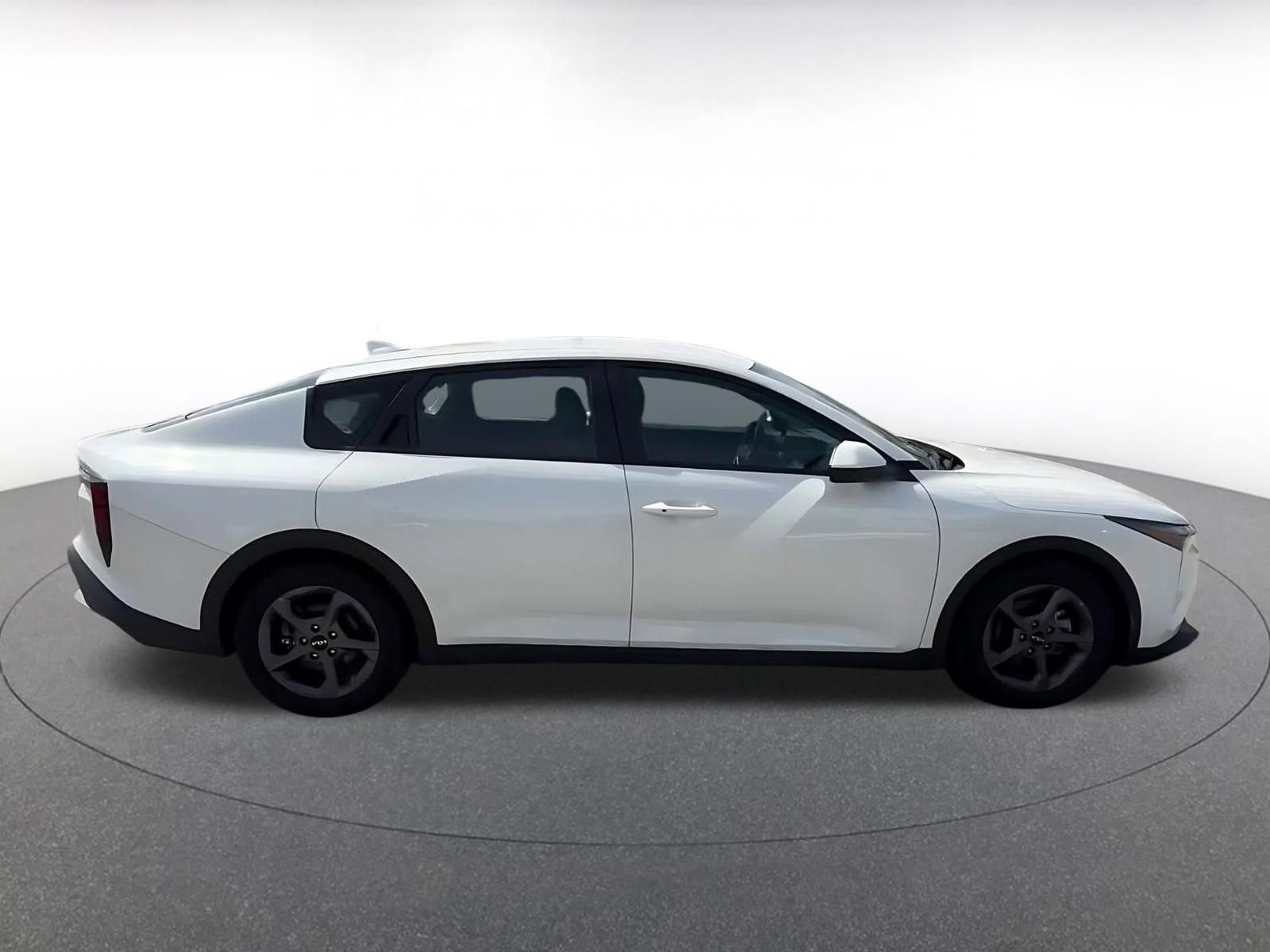 Used 2025 Kia K4 FWD image 16