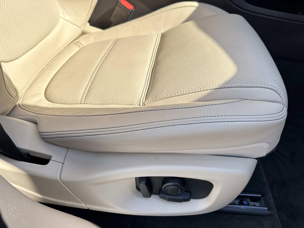 Used 2017 Jaguar F-PACE Prestige image 14