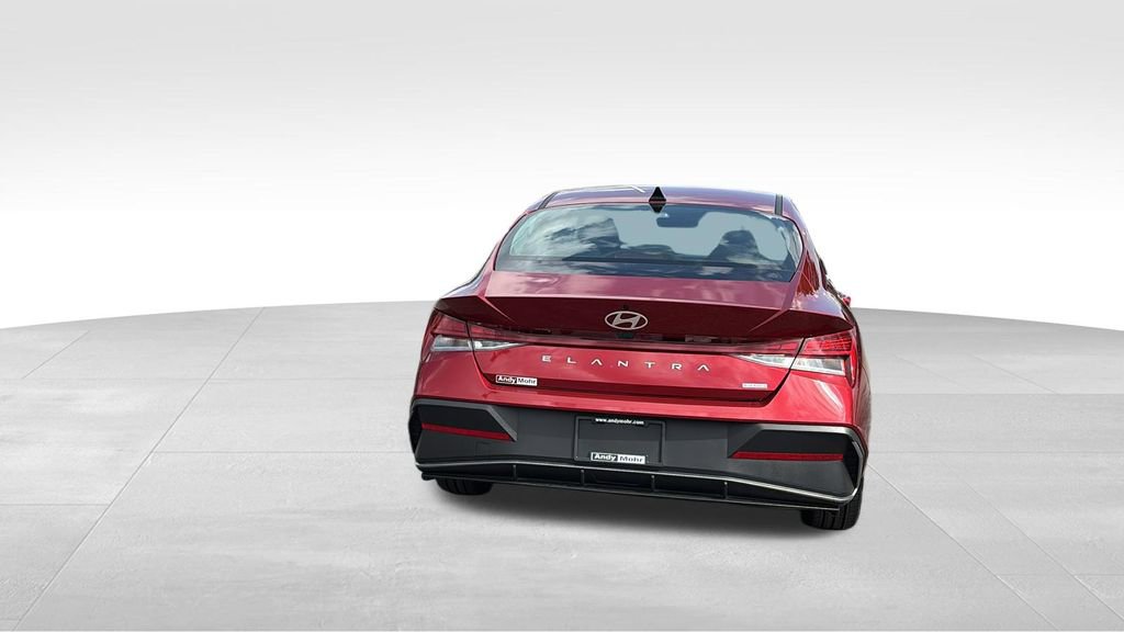 Used 2024 Hyundai Elantra Blue FWD image 6
