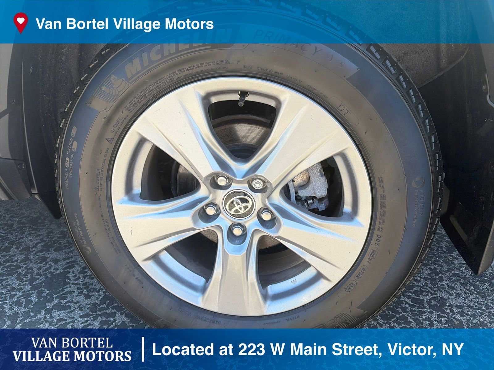 Used 2025 Toyota RAV4 XLE w/ Convenience Package AWD/4WD image 34