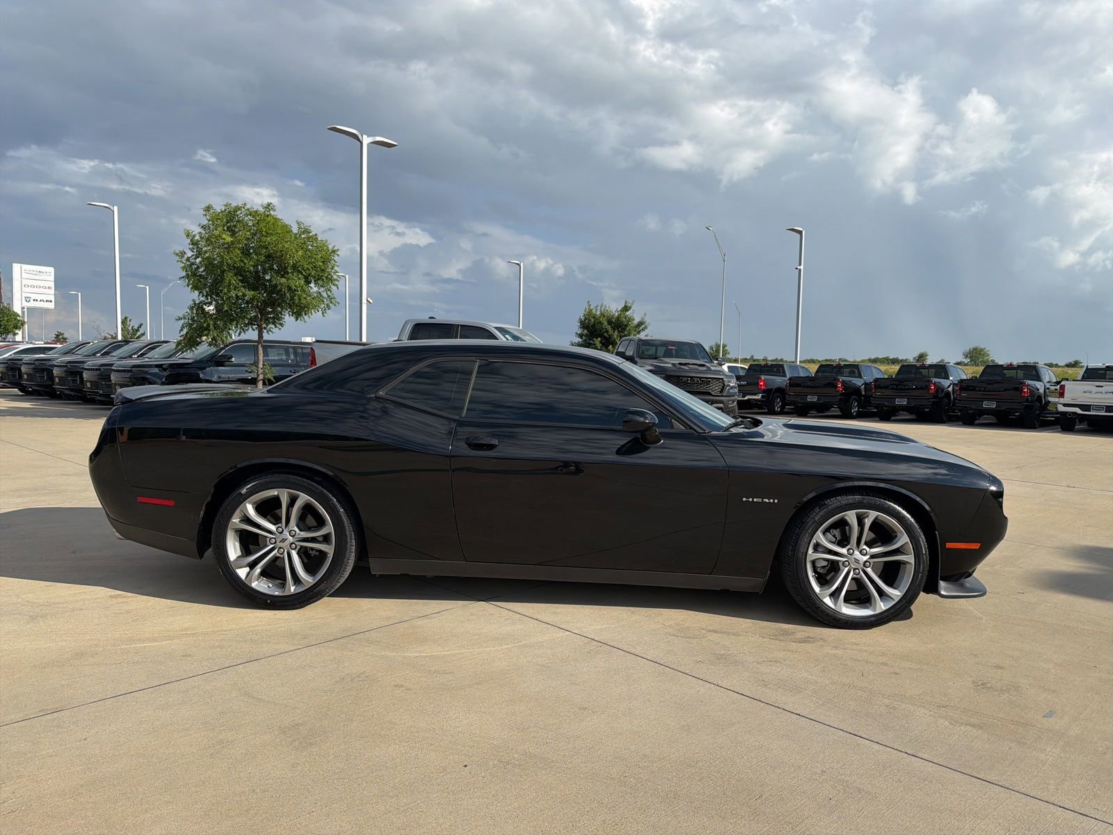 Used 2022 Dodge Challenger R/T RWD image 6