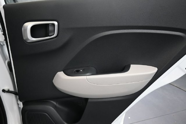 New 2026 Hyundai Venue SEL FWD image 14