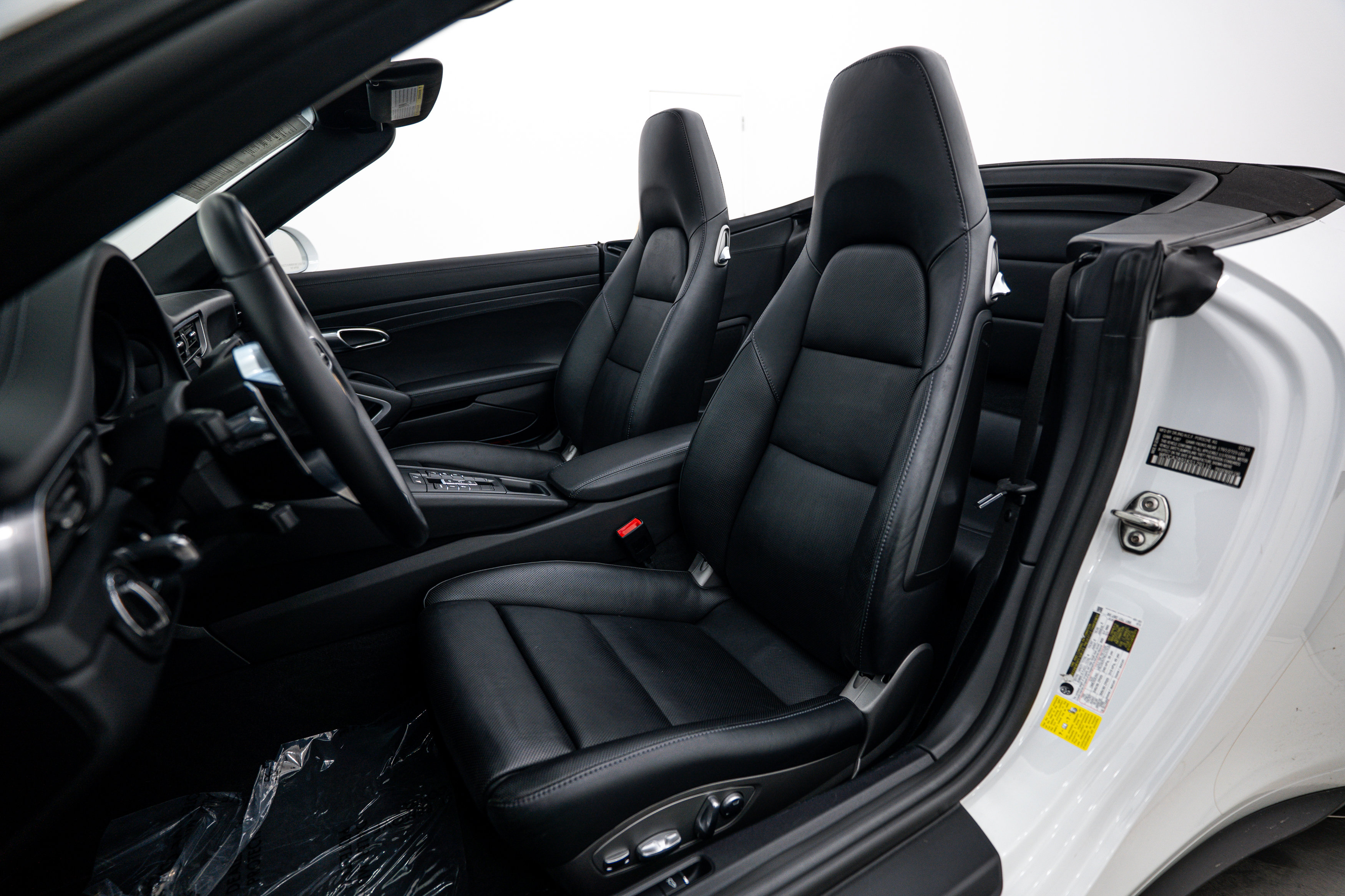 Certified 2019 Porsche 911 Carrera 4 image 5