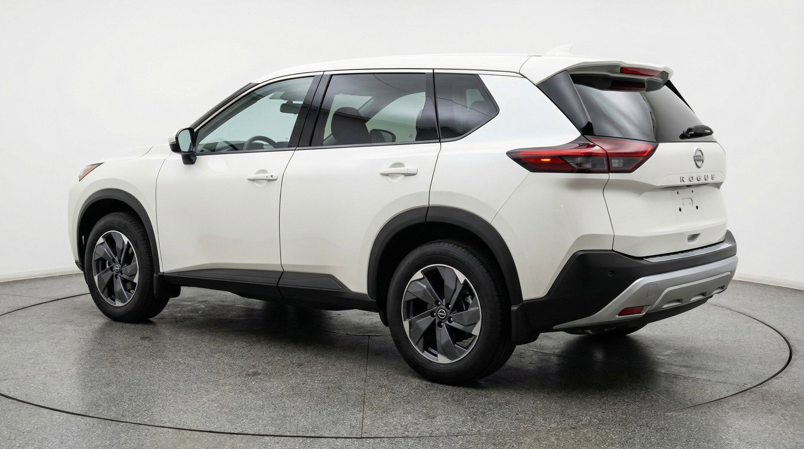 Used 2025 Nissan Rogue SV image 6