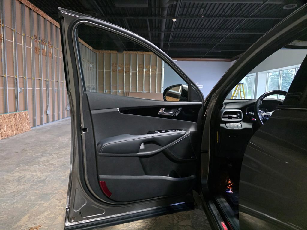 Used 2016 Kia Sorento SX image 15