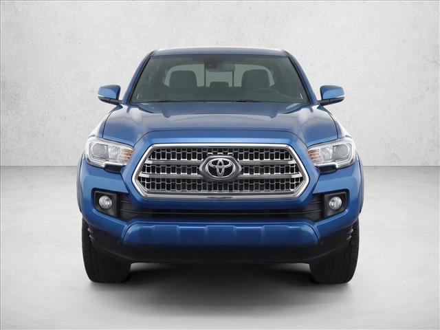 Used 2017 Toyota Tacoma SR5 AWD/4WD image 2