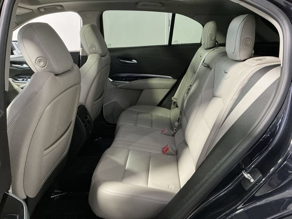 Used 2023 Cadillac XT4 Luxury AWD/4WD image 25