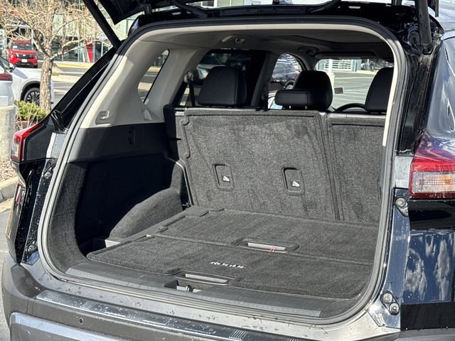 Used 2023 Nissan Rogue SL w/ SL Premium Package image 21