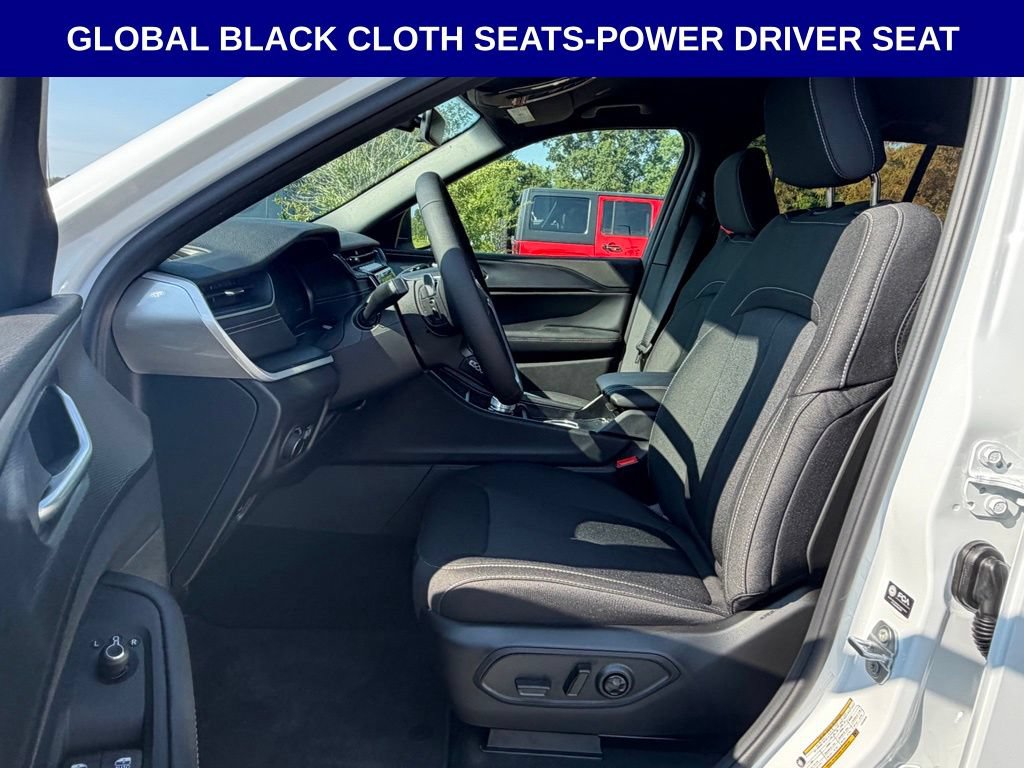 New 2026 Jeep Grand Cherokee Laredo AWD/4WD image 3