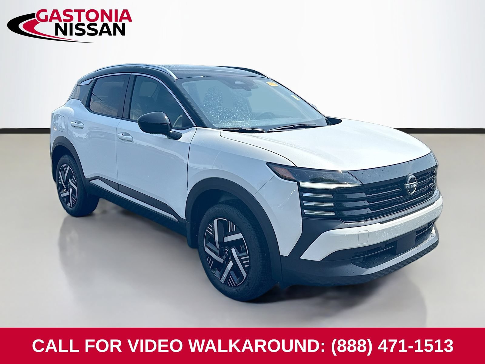 Used 2026 Nissan Kicks SV FWD image 1