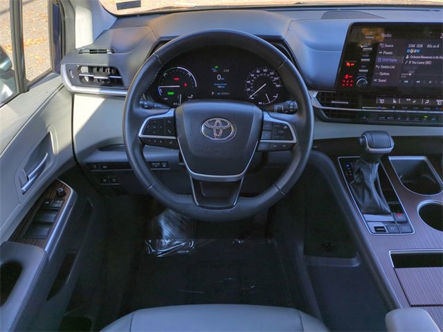 Used 2024 Toyota Sienna XLE image 16