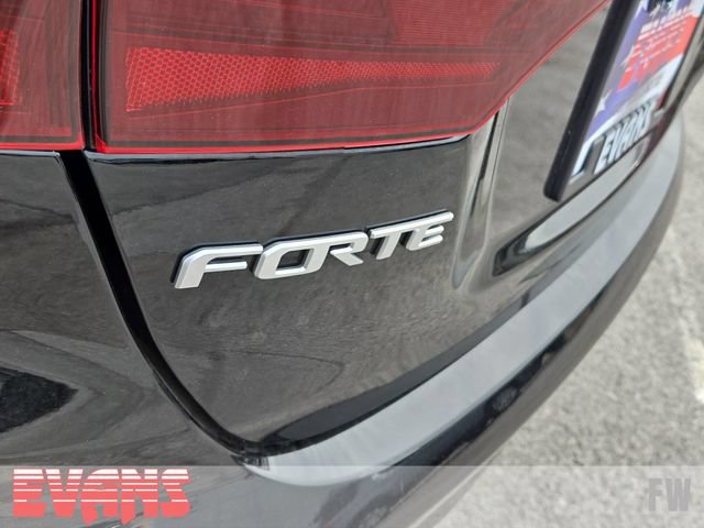 Used 2024 Kia Forte LXS FWD image 4