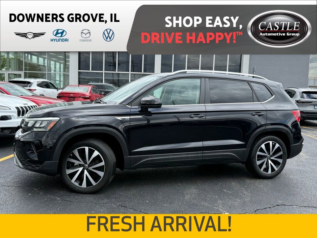 Used 2023 Volkswagen Taos SE w/ Panoramic Sunroof Package