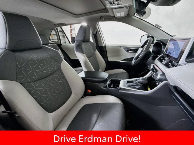 Certified 2025 Toyota RAV4 XLE w/ Convenience Package FWD image 24