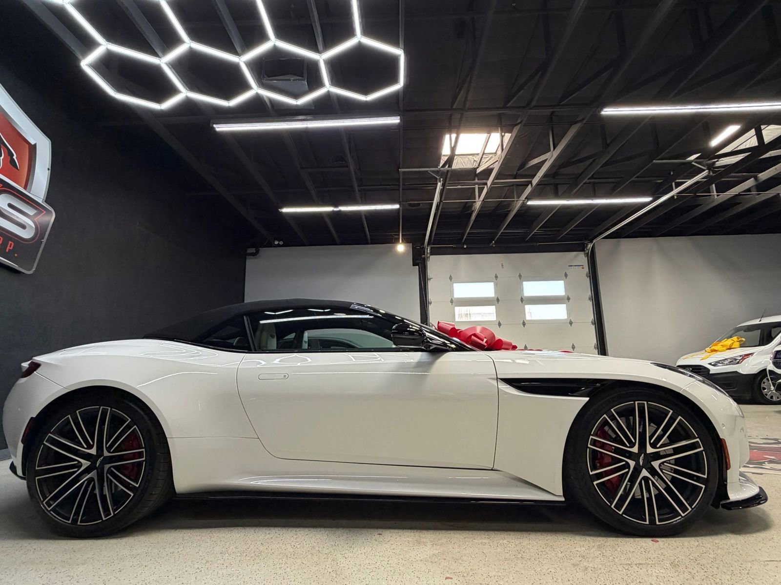 Used 2024 Aston Martin DB12 Convertible RWD image 15