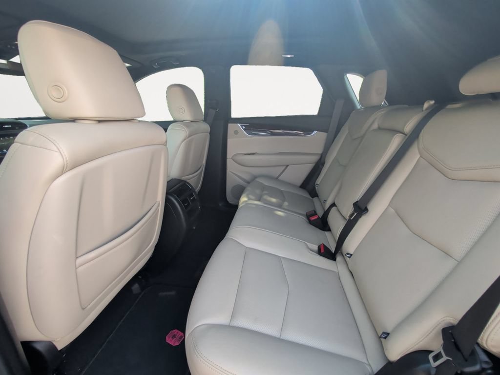 Used 2018 Cadillac XT5 Luxury w/ Driver Awareness Package AWD/4WD image 13